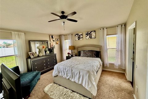 House in Kissimmee, Florida 3 bedrooms, 166.76 sq.m. № 2198840 - photo 4