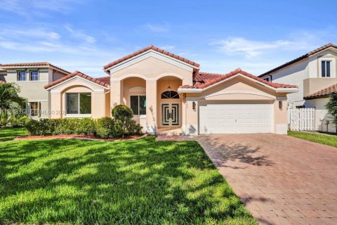 House in Miramar, Florida 4 bedrooms, 230.49 sq.m. № 2389643
