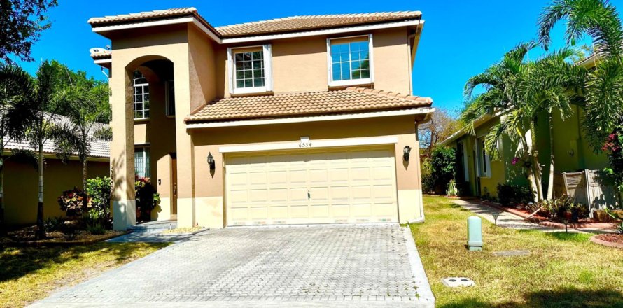 Villa ou maison à Coconut Creek, Floride 4 chambres, 221.01 m2 № 1183099