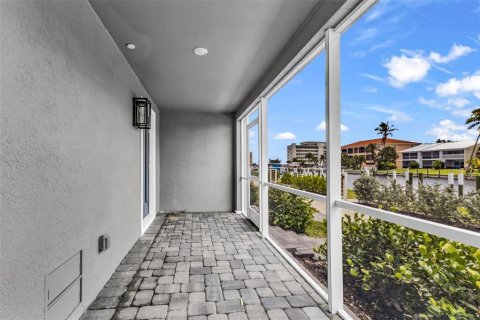 Copropriété à vendre à Punta Gorda, Floride: 4 chambres, 173.45 m2 № 2092099 - photo 5
