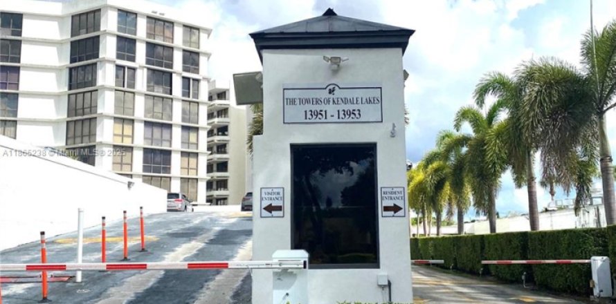 Condo in Miami, Florida, 2 bedrooms  № 1926963