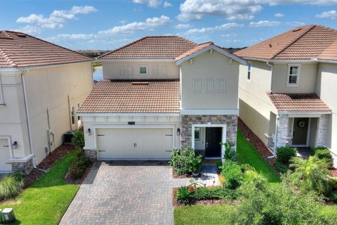House in Davenport, Florida 3 bedrooms, 181.16 sq.m. № 2201316