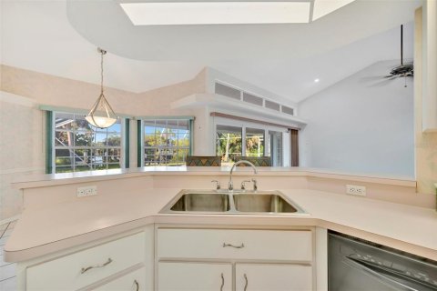 Casa en venta en Port Charlotte, Florida, 3 dormitorios, 179.86 m2 № 1905962 - foto 19
