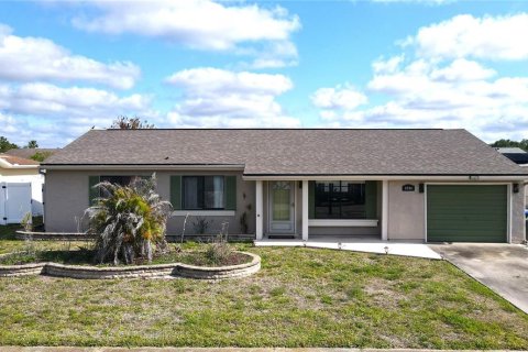 Villa ou maison à vendre à North Port, Floride: 3 chambres, 122.54 m2 № 2093976 - photo 2