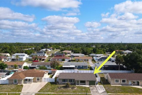 Villa ou maison à North Port, Floride 3 chambres, 122.54 m2 № 2093976