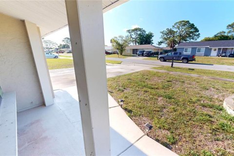 Villa ou maison à vendre à North Port, Floride: 3 chambres, 122.54 m2 № 2093976 - photo 3
