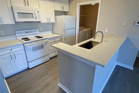 Condo in Orlando, Florida, 1 bedroom  № 1716935 - photo 10