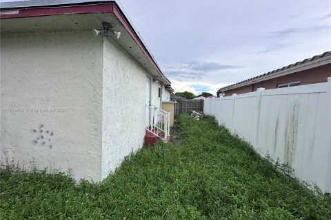 Купить виллу или дом в Форт-Лодердейл, Флорида 3 спальни, 110.37м2, № 1952423 - фото 5