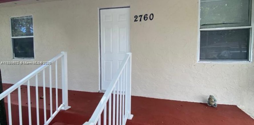 Дом в Форт-Лодердейл, Флорида 3 спальни, 110.37м2 № 1952423