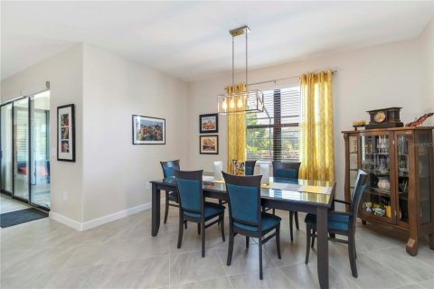 House in LORRAINE LAKES in Bradenton, Florida 3 bedrooms, 228.08 sq.m. № 1847848 - photo 9