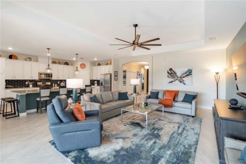 House in LORRAINE LAKES in Bradenton, Florida 3 bedrooms, 228.08 sq.m. № 1847848 - photo 15