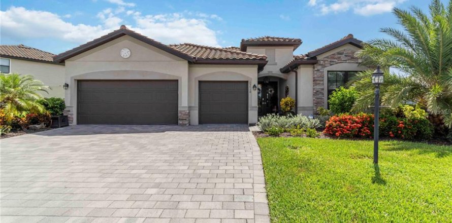 House in LORRAINE LAKES in Bradenton, Florida 3 bedrooms, 228.08 sq.m. № 1847848