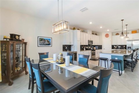 House in LORRAINE LAKES in Bradenton, Florida 3 bedrooms, 228.08 sq.m. № 1847848 - photo 10