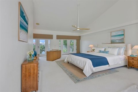 House in Apollo Beach, Florida 3 bedrooms, 357.67 sq.m. № 2209322 - photo 29