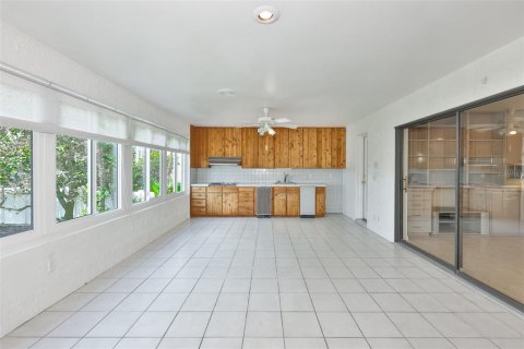 House in Apollo Beach, Florida 3 bedrooms, 357.67 sq.m. № 2209322 - photo 25