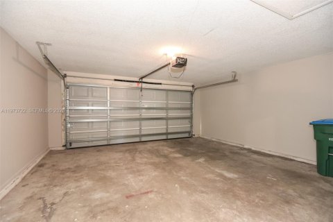 House in Deltona, Florida 3 bedrooms, 126.35 sq.m. № 2035971 - photo 30