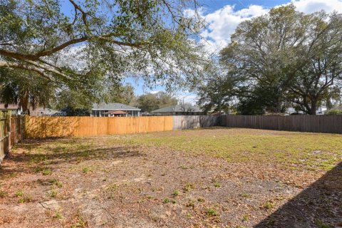 House in Deltona, Florida 3 bedrooms, 126.35 sq.m. № 2035971 - photo 8