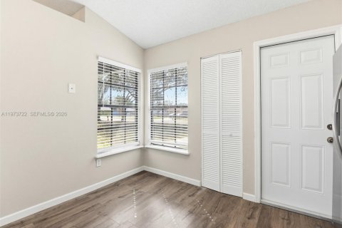 House in Deltona, Florida 3 bedrooms, 126.35 sq.m. № 2035971 - photo 15