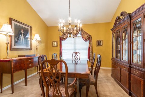 House in Gainesville, Florida 4 bedrooms, 356 sq.m. № 1609121 - photo 17