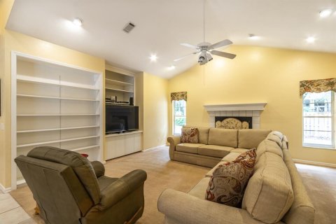 House in Gainesville, Florida 4 bedrooms, 356 sq.m. № 1609121 - photo 23
