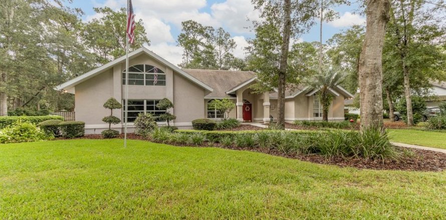 House in Gainesville, Florida 4 bedrooms, 356 sq.m. № 1609121