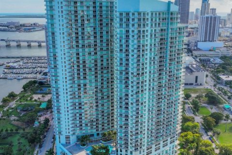 Condo in Miami, Florida, 1 bedroom  № 2005340 - photo 14