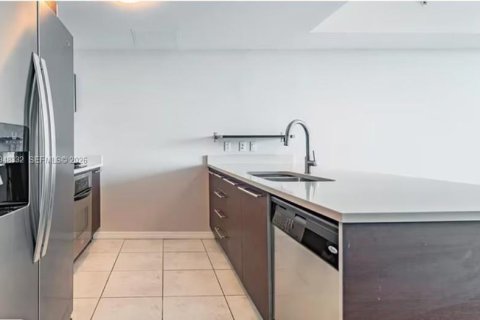 Condo in Miami, Florida, 1 bedroom  № 2005340 - photo 20