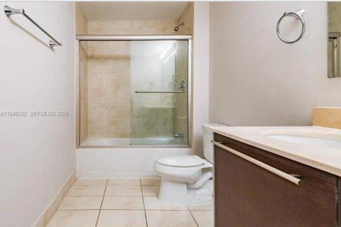 Condo in Miami, Florida, 1 bedroom  № 2005340 - photo 15