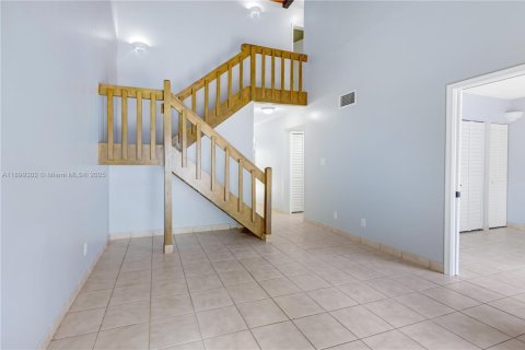 Touwnhouse à louer à Miami, Floride: 3 chambres, 147.16 m2 № 1951205 - photo 5