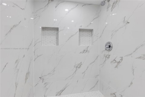 Touwnhouse à louer à Miami, Floride: 3 chambres, 147.16 m2 № 1951205 - photo 19