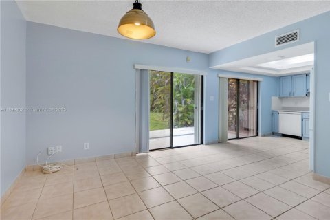 Touwnhouse à louer à Miami, Floride: 3 chambres, 147.16 m2 № 1951205 - photo 10