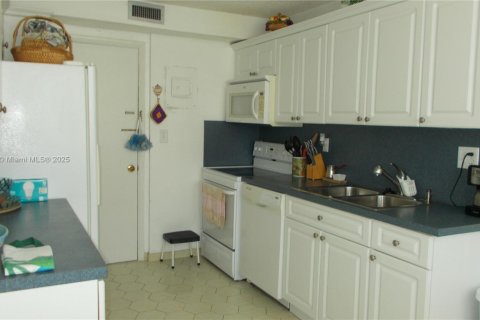 Copropriété à louer à Hallandale Beach, Floride: 2 chambres, 106.37 m2 № 2018636 - photo 11