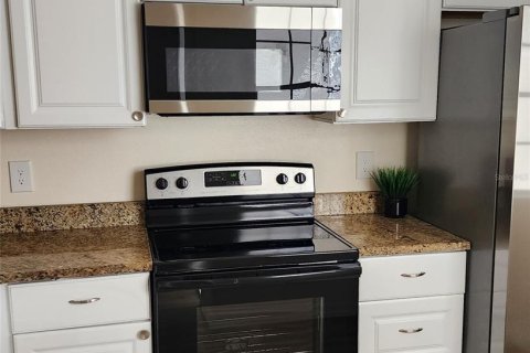 House in Palm Harbor, Florida 2 bedrooms, 79.43 sq.m. № 2391324 - photo 13