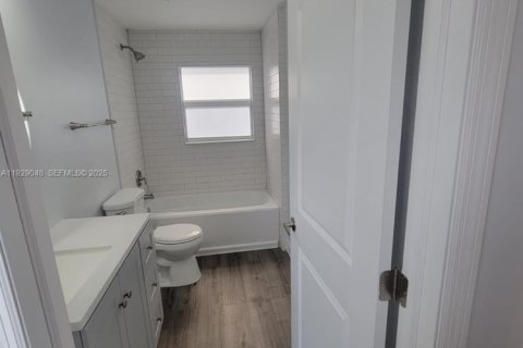 Villa ou maison à vendre à Fort Lauderdale, Floride: 2 chambres, 78.97 m2 № 1987446 - photo 5