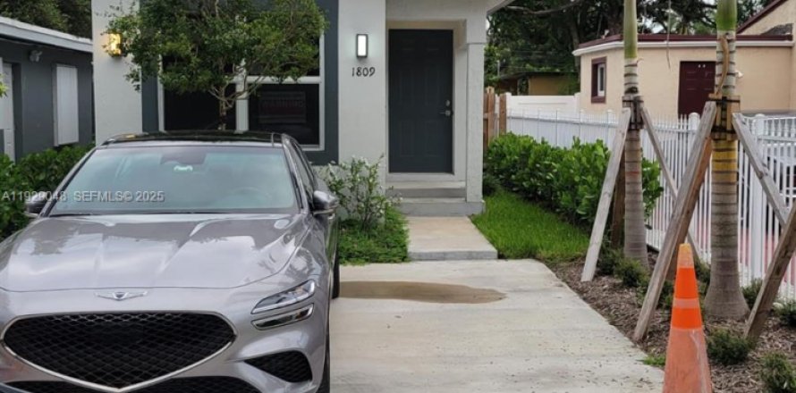 Villa ou maison à Fort Lauderdale, Floride 2 chambres, 78.97 m2 № 1987446