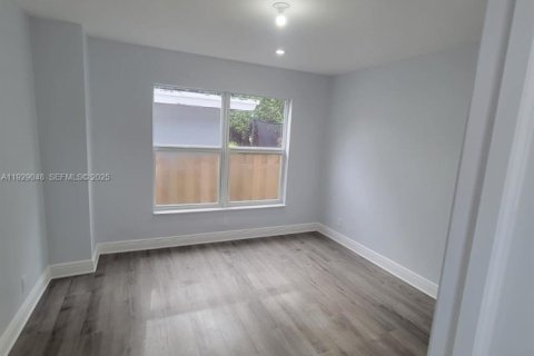 Villa ou maison à vendre à Fort Lauderdale, Floride: 2 chambres, 78.97 m2 № 1987446 - photo 8