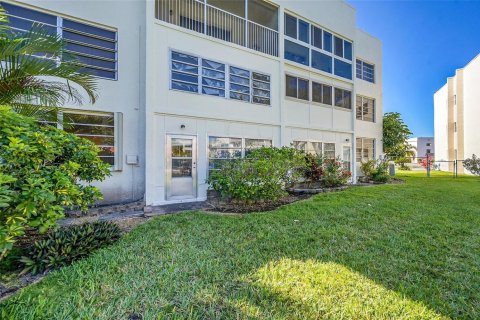 Copropriété à vendre à Margate, Floride: 2 chambres, 102.19 m2 № 2084407 - photo 4