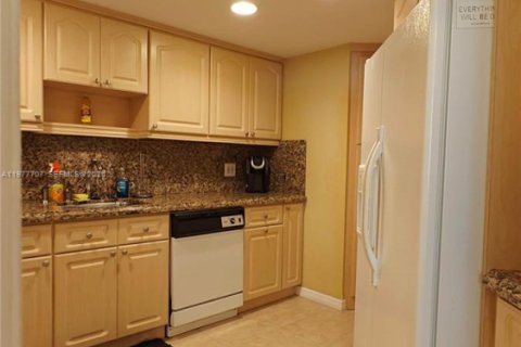 Copropriété à vendre à Miami, Floride: 2 chambres, 91.97 m2 № 2334986 - photo 6
