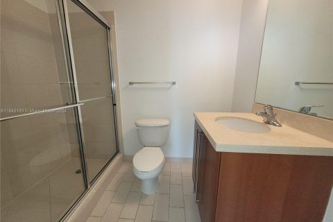 Condo in Miami, Florida, 2 bedrooms  № 1961090 - photo 17