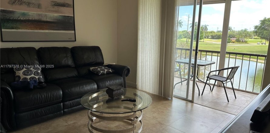 Condo à Pembroke Pines, Floride, 2 chambres № 1684164