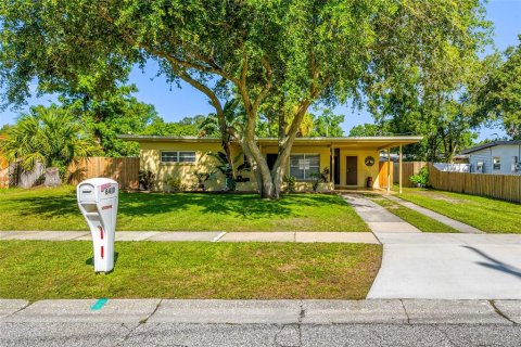 House in Tampa, Florida 3 bedrooms, 123.19 sq.m. № 2302985