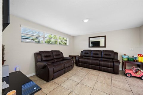 Villa ou maison à vendre à Tampa, Floride: 3 chambres, 123.19 m2 № 2302985 - photo 11