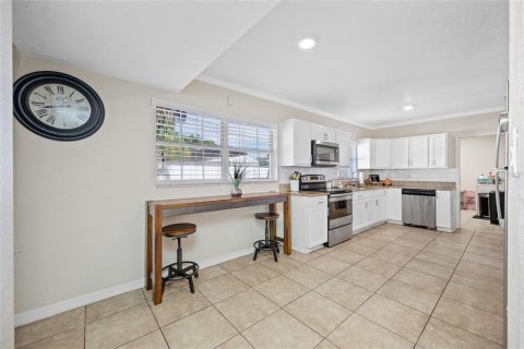 Villa ou maison à vendre à Tampa, Floride: 3 chambres, 123.19 m2 № 2302985 - photo 9
