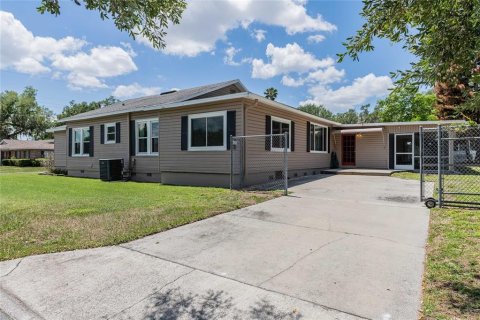 House in Lakeland, Florida 4 bedrooms, 191.38 sq.m. № 2106806 - photo 2