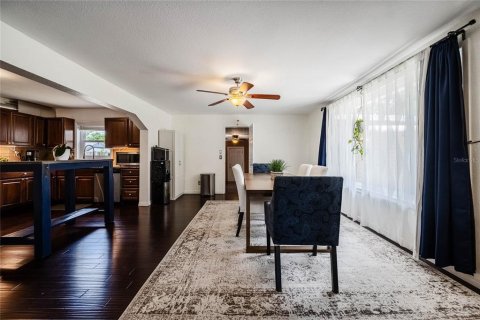 House in Lakeland, Florida 4 bedrooms, 191.38 sq.m. № 2106806 - photo 13