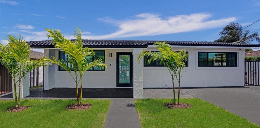 House in Miami Gardens, Florida 4 bedrooms, 158.31 sq.m. № 1794490