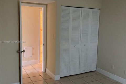 Condominio en alquiler en Palmetto Bay, Florida, 2 dormitorios, 72.19 m2 № 1988301 - foto 4