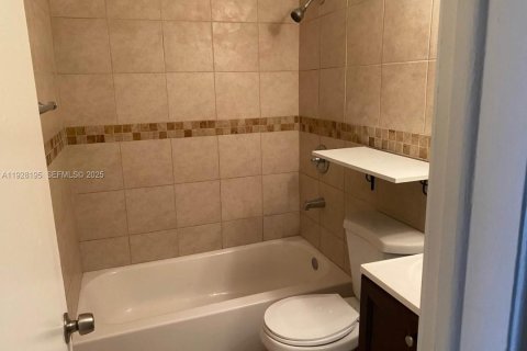 Condominio en alquiler en Palmetto Bay, Florida, 2 dormitorios, 72.19 m2 № 1988301 - foto 7