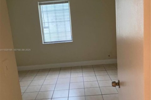 Condominio en alquiler en Palmetto Bay, Florida, 2 dormitorios, 72.19 m2 № 1988301 - foto 3