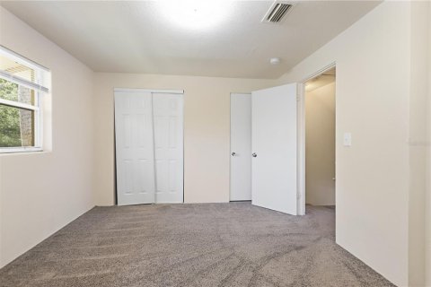 Townhouse in South Daytona, Florida 2 bedrooms, 89.19 sq.m. № 2222889 - photo 12